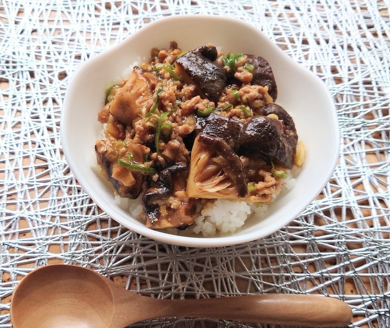 麻婆しいたけ丼